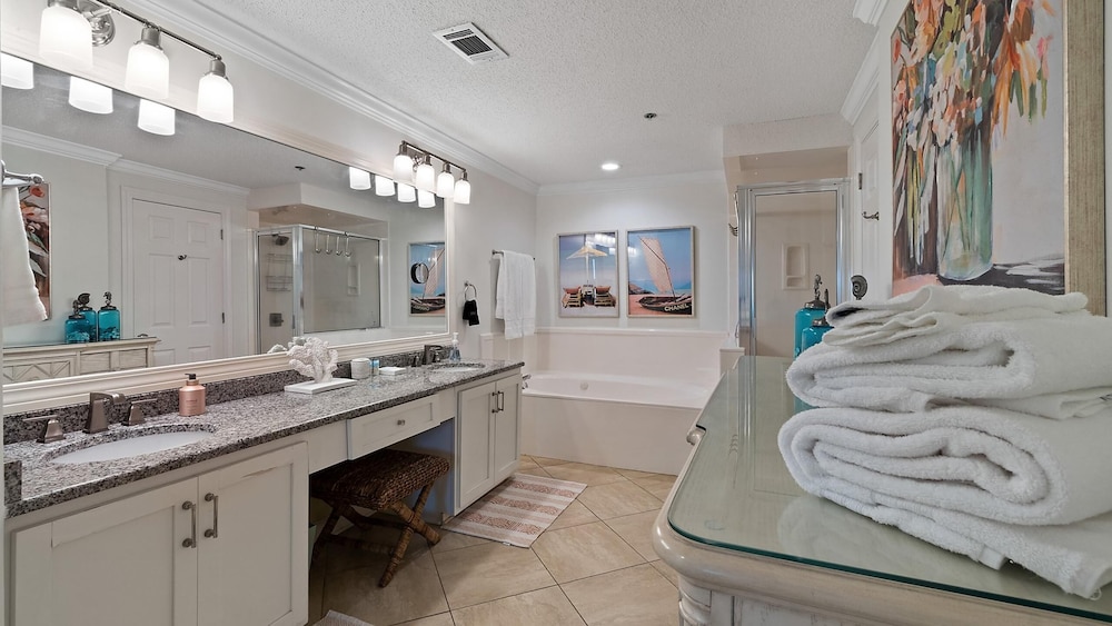 The Enclave #1006 by Southern Vacation Rentals