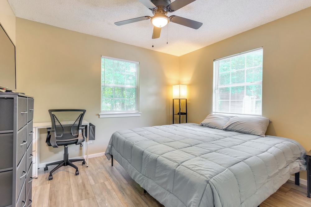 Game, Swim & Explore: Family Home in Pensacola