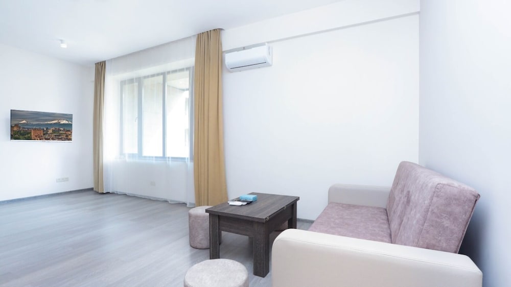 Stay Inn on Buzand Str. 97