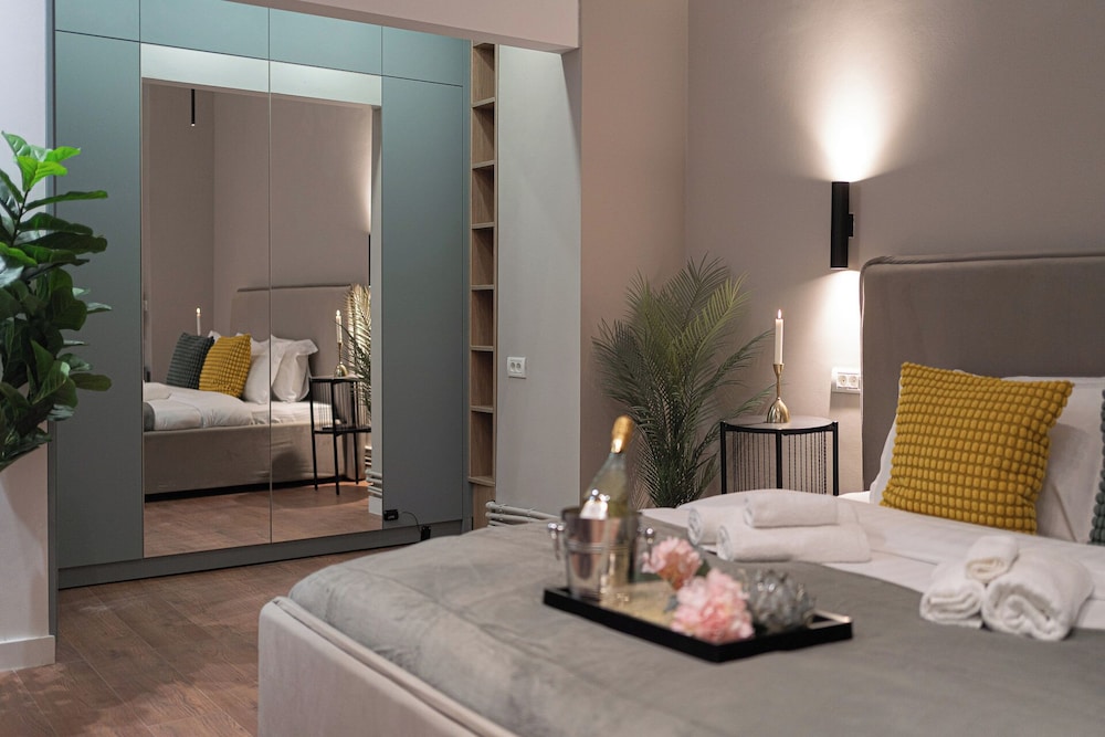 Trendy & Private City Studios Near Cismigiu & Calea Victoriei