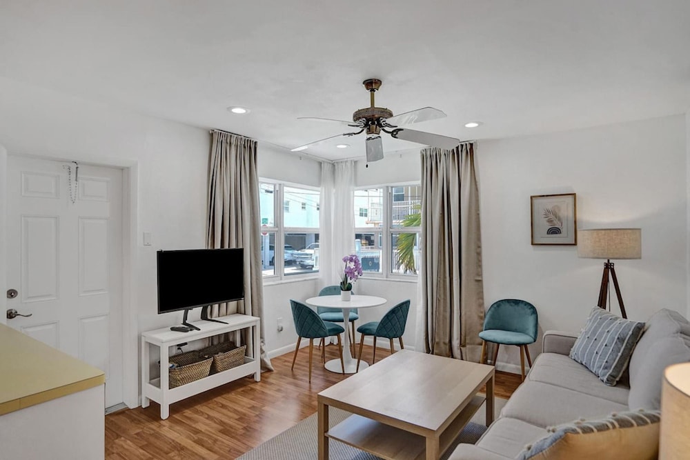 Marine Villas 1 in Hollywood