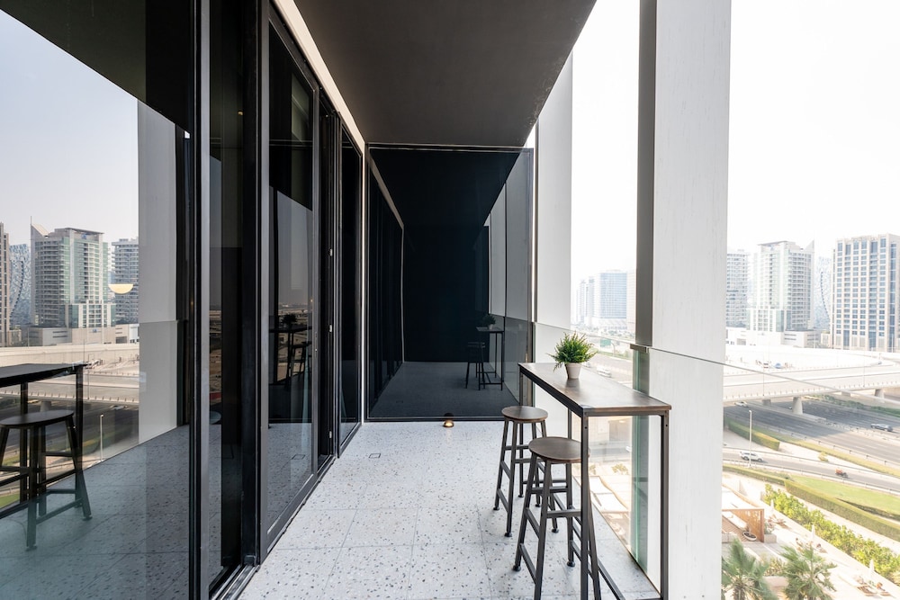 Cozy Studio w Burj View Balcony Business Bay
