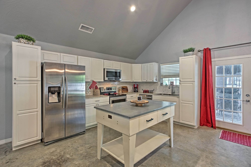 Walk to Lake Texoma! Modern Retreat w/ Game Room