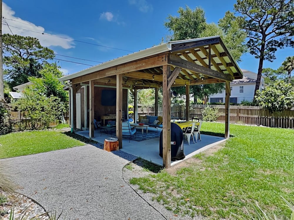 Little Blue Beach House by Tybee Vacation Rentals