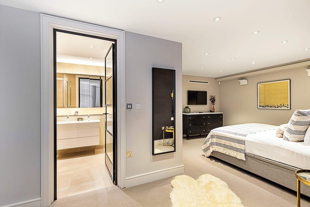 Pepys House: A Modern Touch of History