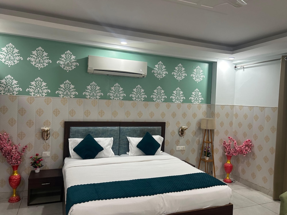 Tanvi Premium Residency