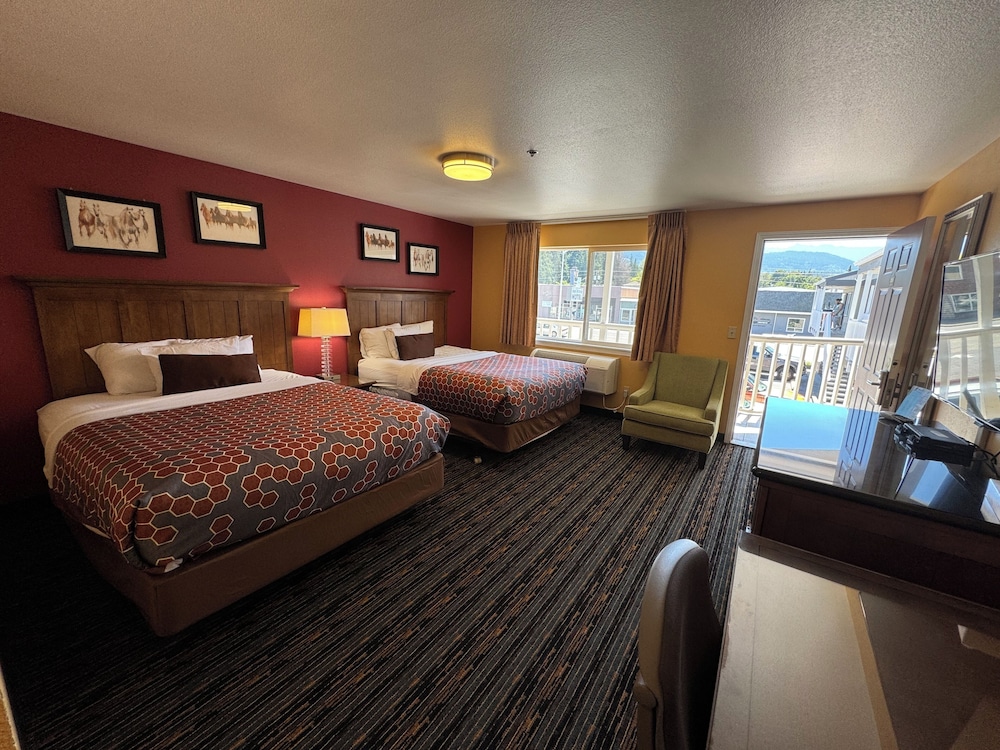 The Royal Victorian Motel