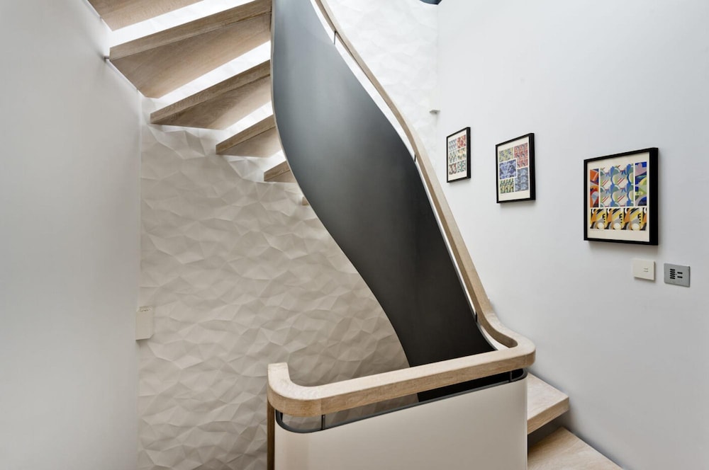 Amazing South Kensington Mews House by Underthedoormat