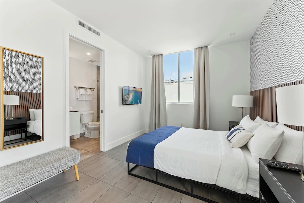 Modern South Beach 2 Bedroom Gem