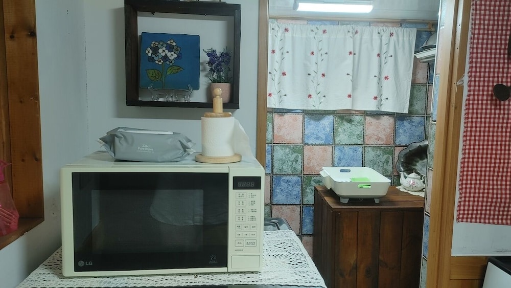 Gangneongjeon Hanok Stay