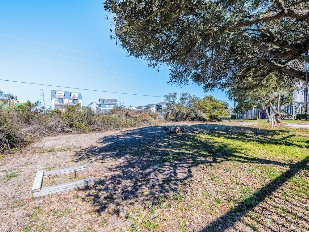 In Good Sands by Topsail Realty