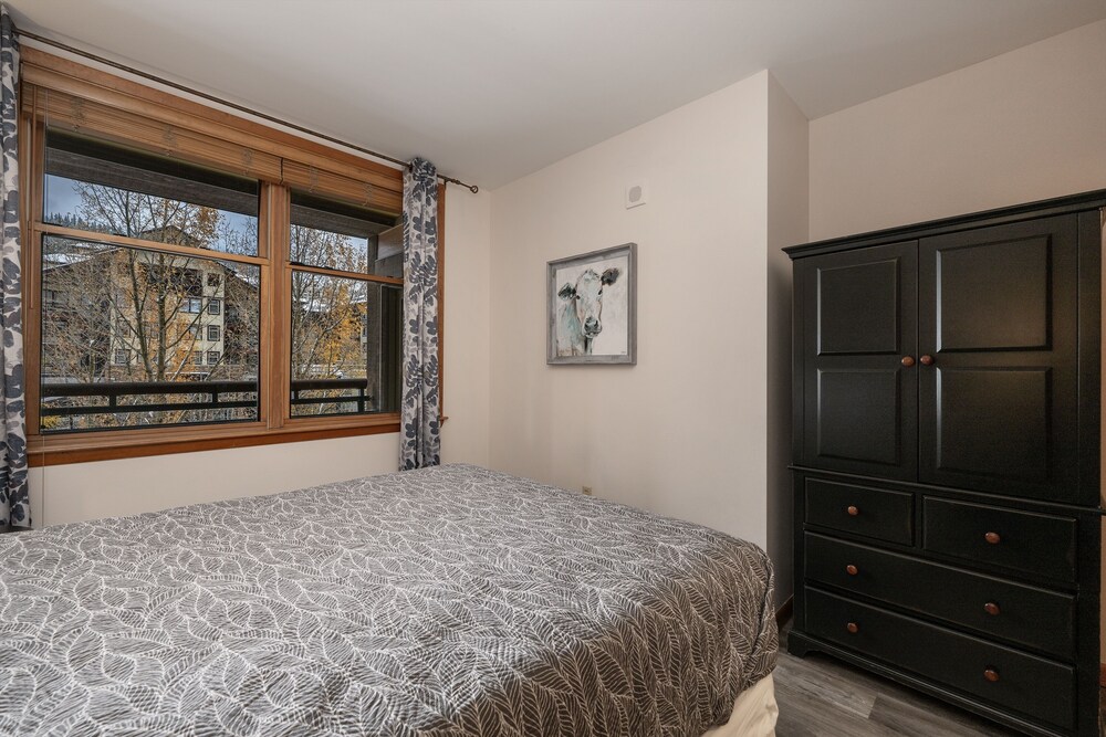 Riverside Zephyr Mountain Lodge 1 Bedroom Condo view 4