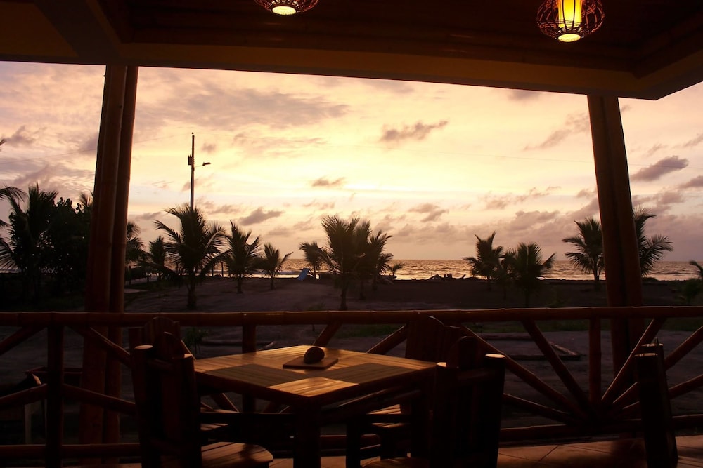 Seaside Garden Lodge Mompiche