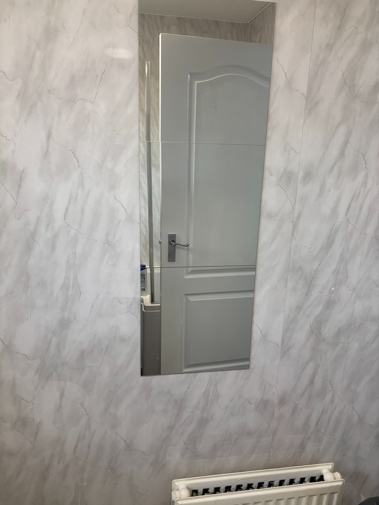 130m2 New House 2024 - 3 Bedrooms - Free Fast Wifi - Free off Street Parking