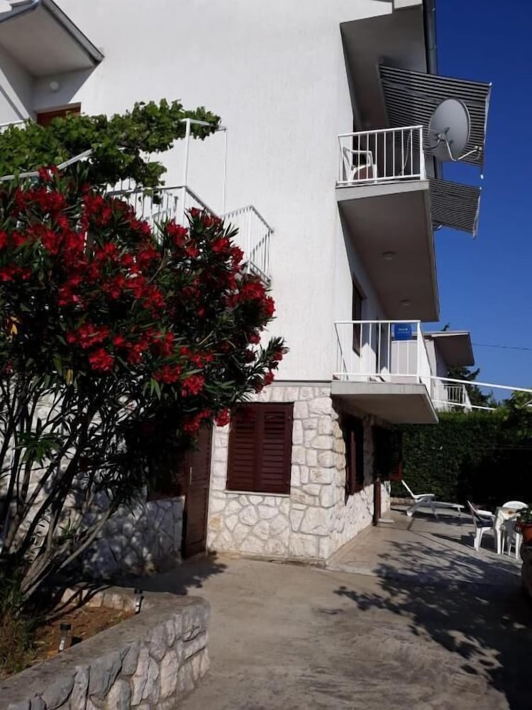 Apartman Mona 2