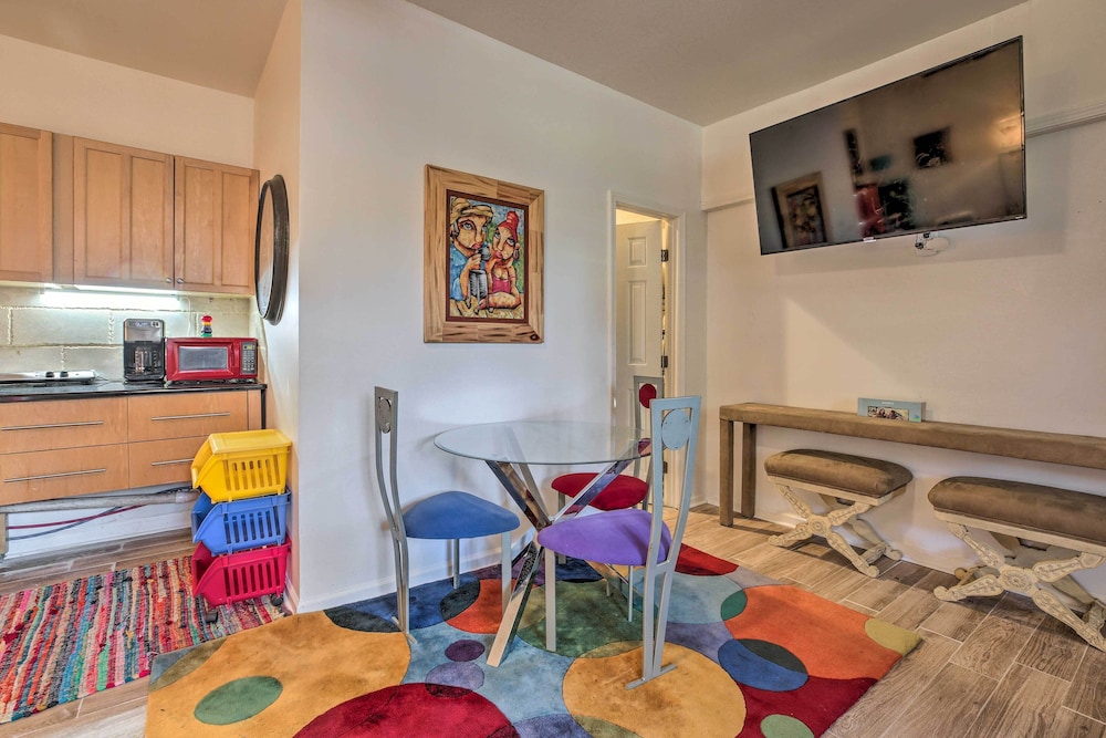 Atlanta Vacations - Vibrant Studio, 8 Mi to Stone Mountain Park! - Property Image 4