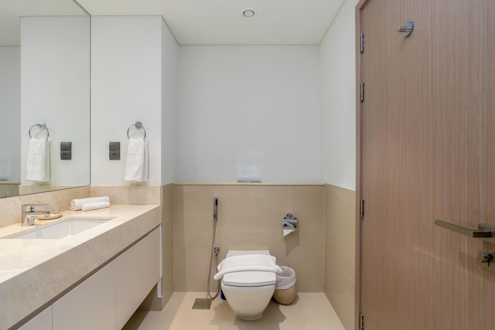 2BR High Floor Act I Act II T1