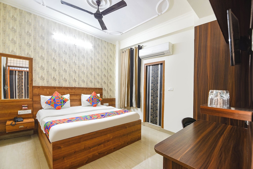 Fabhotel Divine