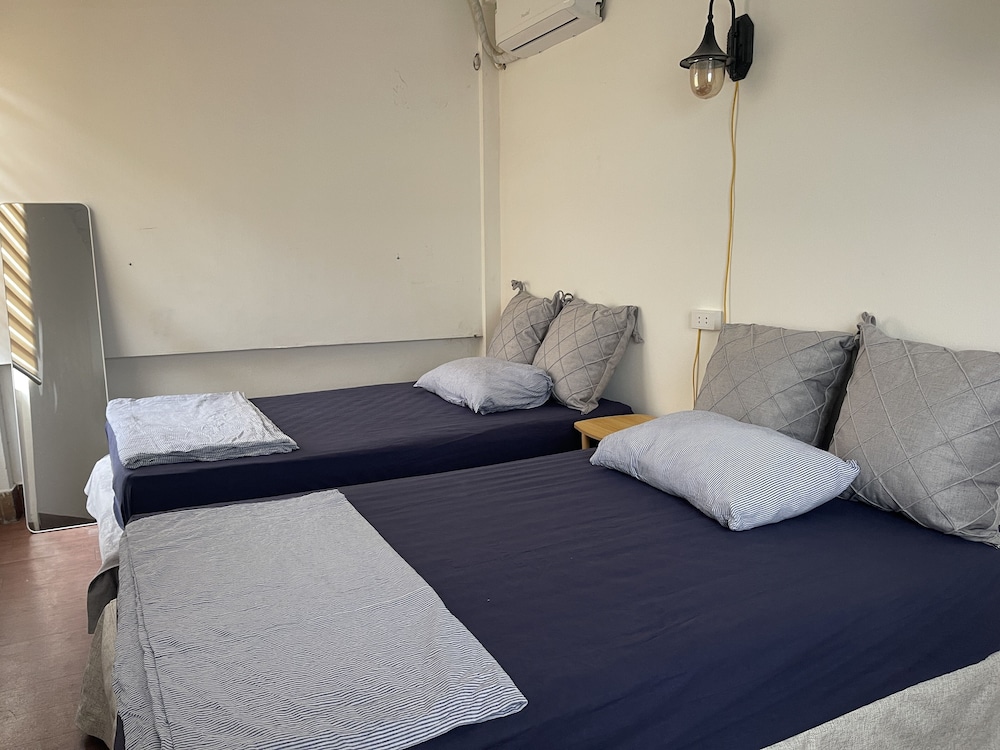 sword lake hostel