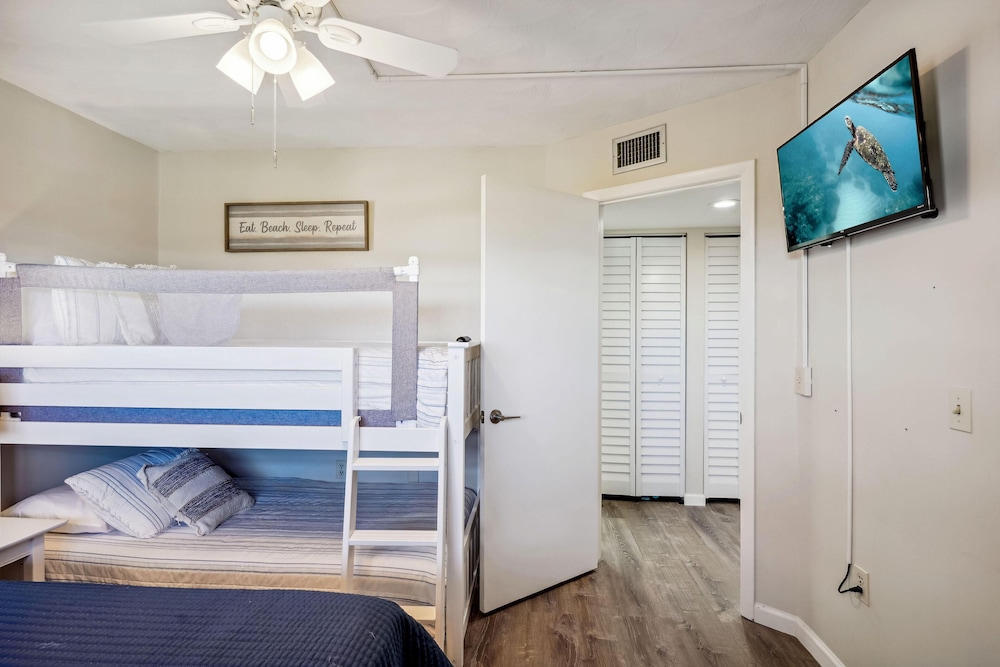 Bayshore Yacht & Tennis 409 - Premier