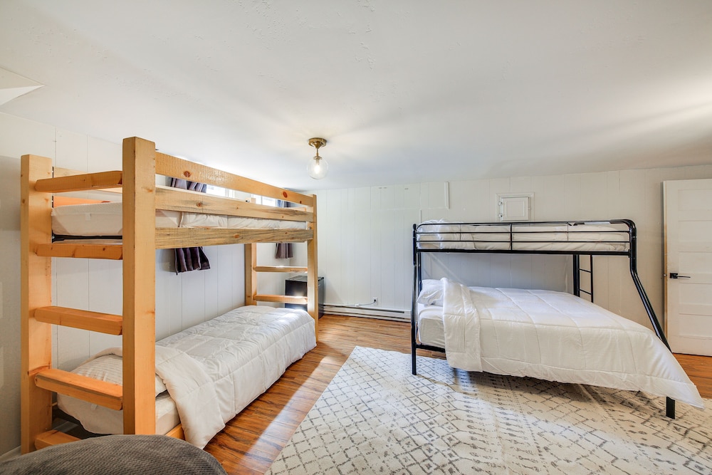 Sandpoint Vacations - Chic Idaho Retreat w/ Hot Tub, Grill  Pool Table! - Property Image 5