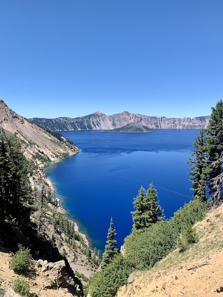 Crater Lake Resort view 4
