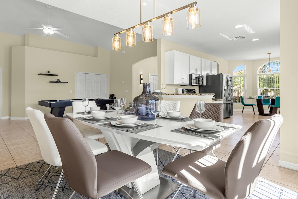 Upstay: Crystal Cove Resort Villa w/ Pool & Games
