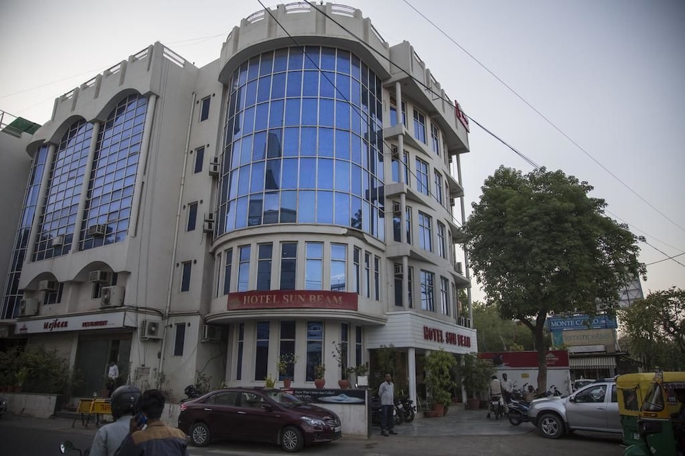 ADB Rooms Hotel Sahiwa