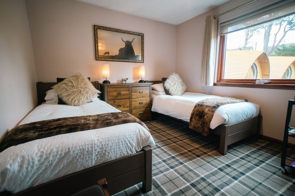 Eriskay Guest House and Aviemore Glamping