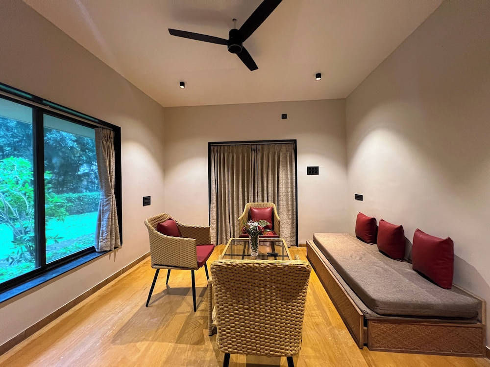 Yash Resort