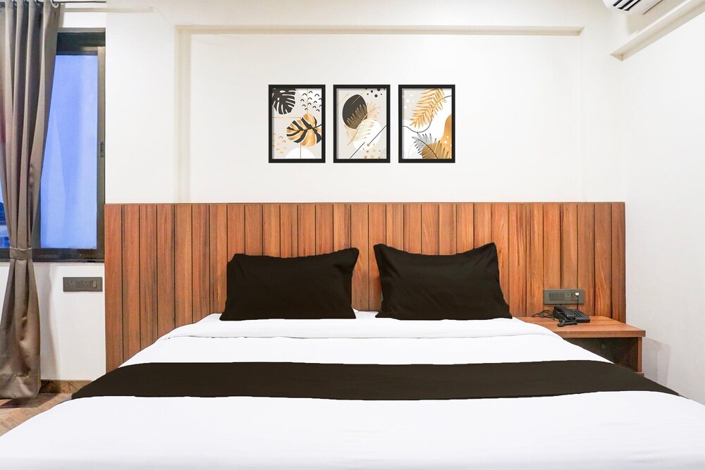 Elite Stays at Viman Nagar Kharadi