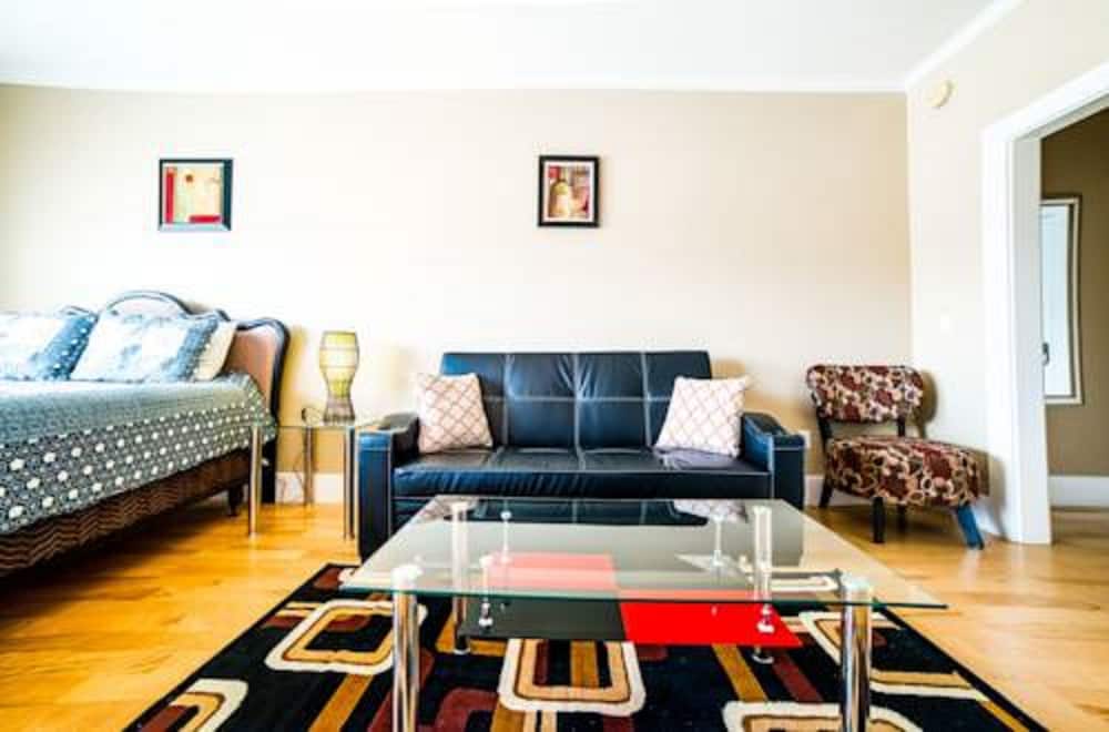 Ray W. Suites