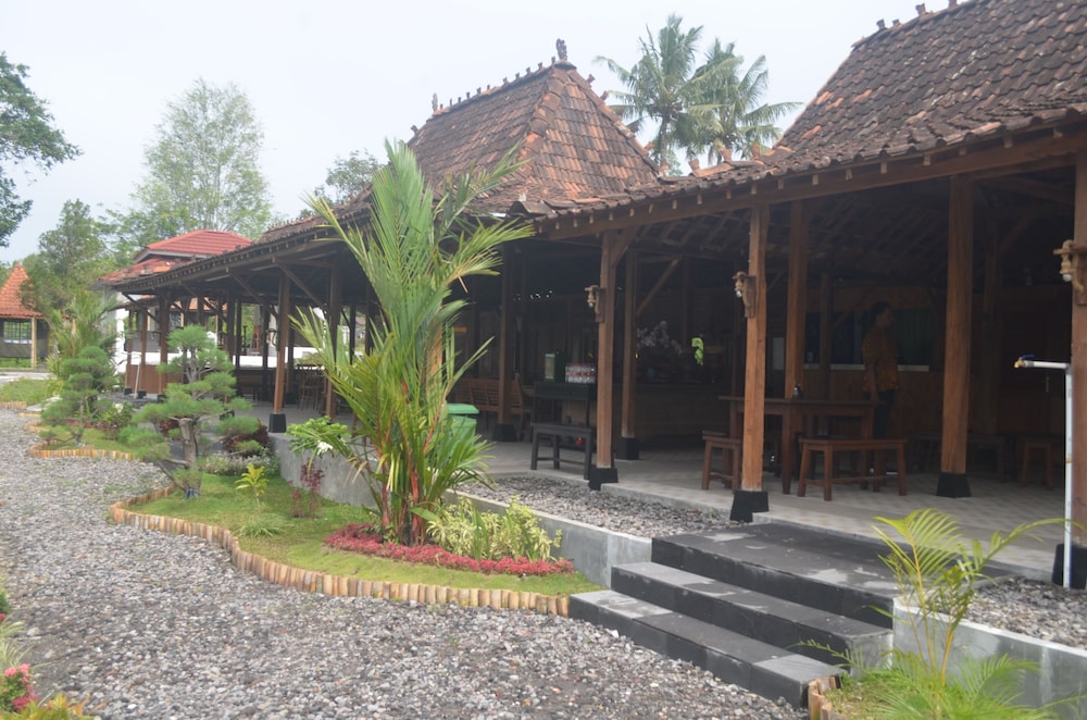 Omah Kloewoeng Resort Kaliurang