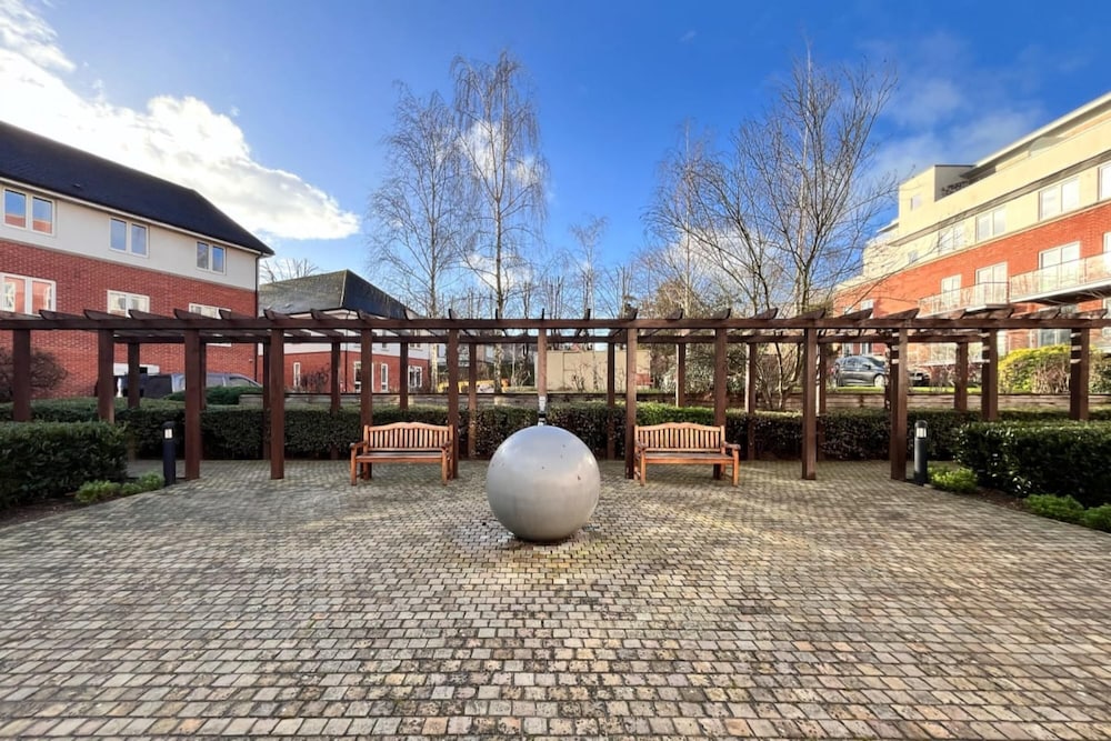 The South Woodford Place - Adorable 2bdr Flat With Balcony
