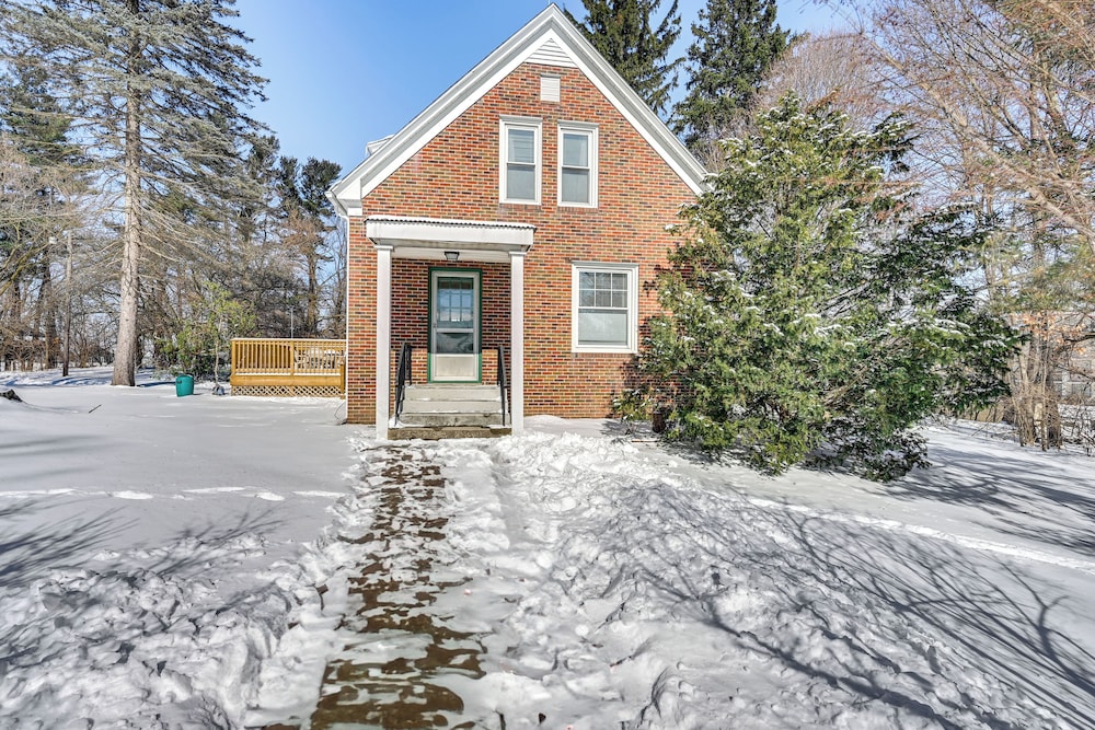 Bright Home Near Pine Lake w/ Deck & Yard