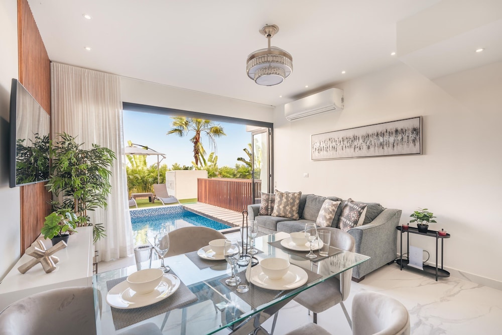Apartment With Private Pool w 2br in cap Cana