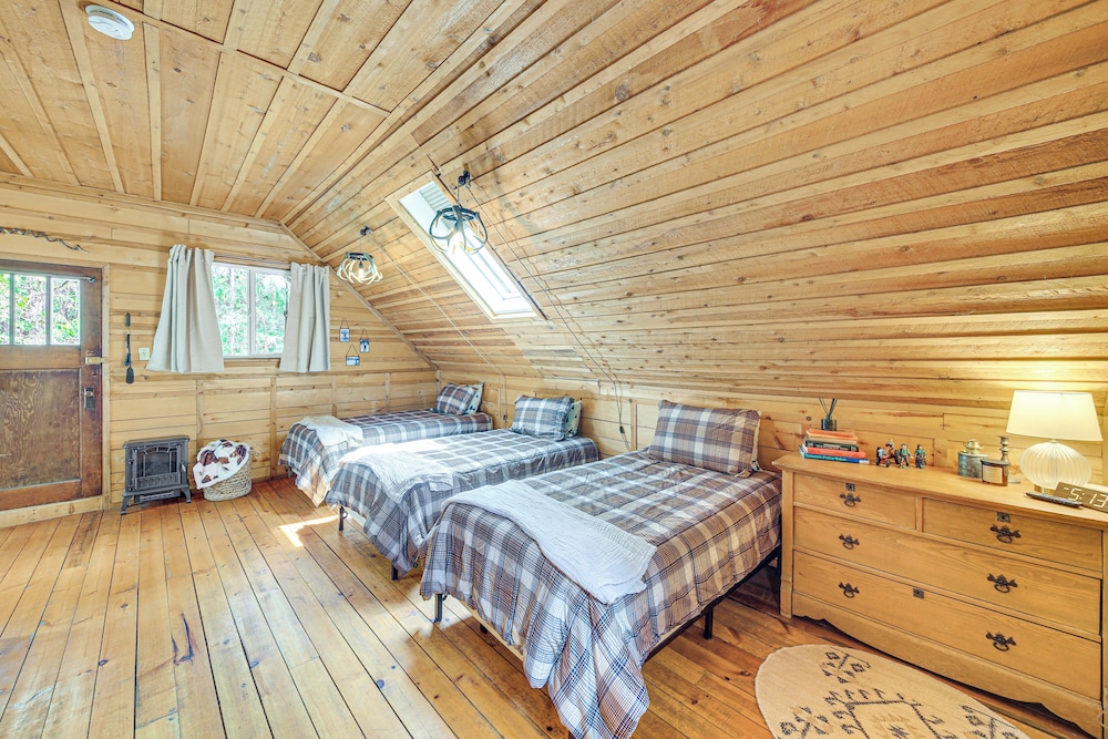Riverside Cabin on 9 Acres in Montana