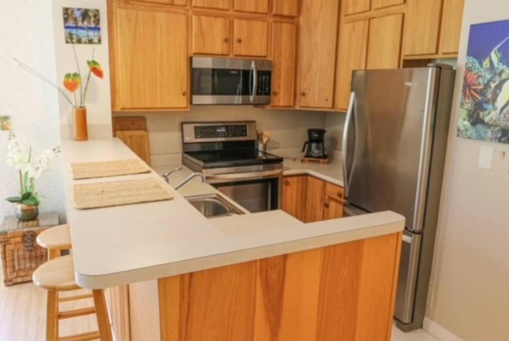 Enjoy the Sunset Ocean Front 1BR Apt-pool On-site