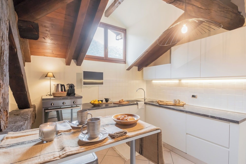 Plinio 10 by Rent all Como