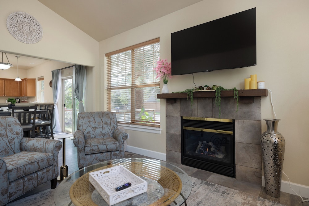 Charming Bend Sanctuary for 6!
