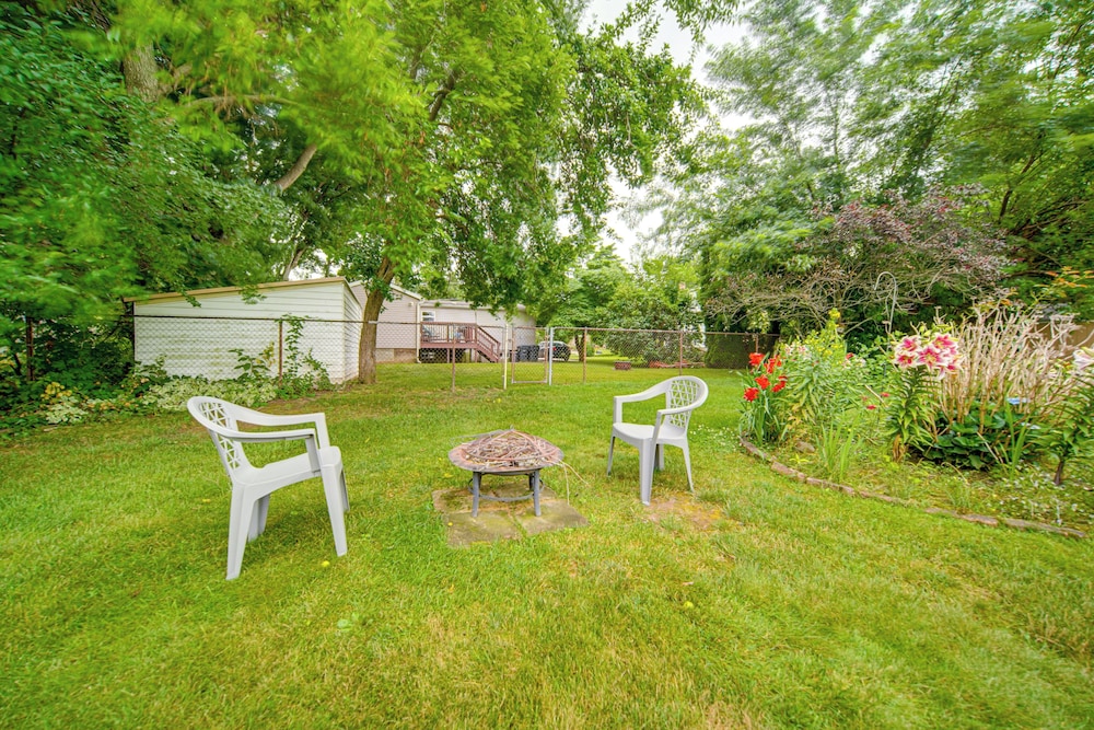 1 Mi to Lake Access: Erie Home w/ Private Backyard