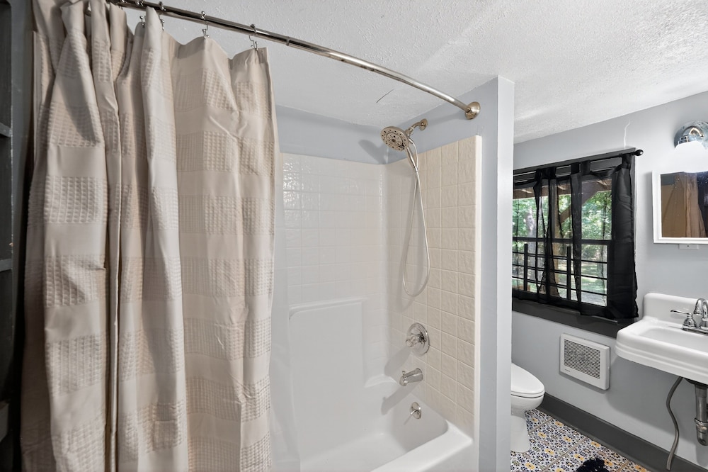 Historic Athens Home With Location & Comfort 3 Bedroom Home