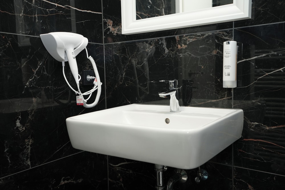Frankfurt Vacations - Hotel Attache - Property Image 119