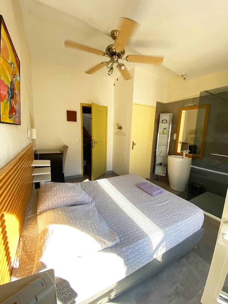 hotel room