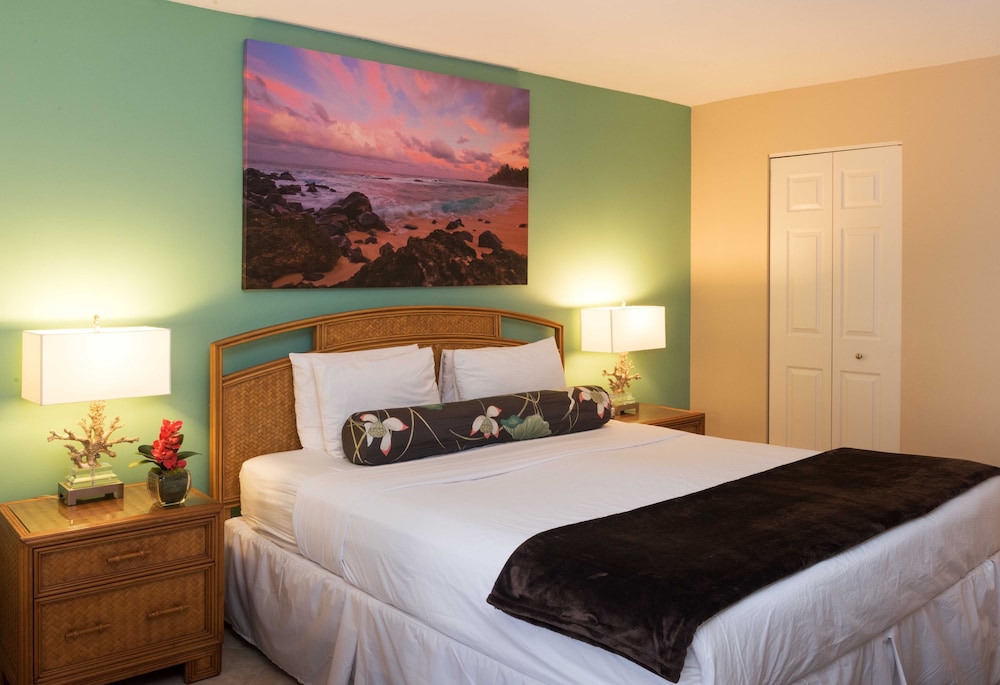 Mahana 604 Oceanfront 1bd/1ba 1 Bedroom Condo by RedAwning view 4
