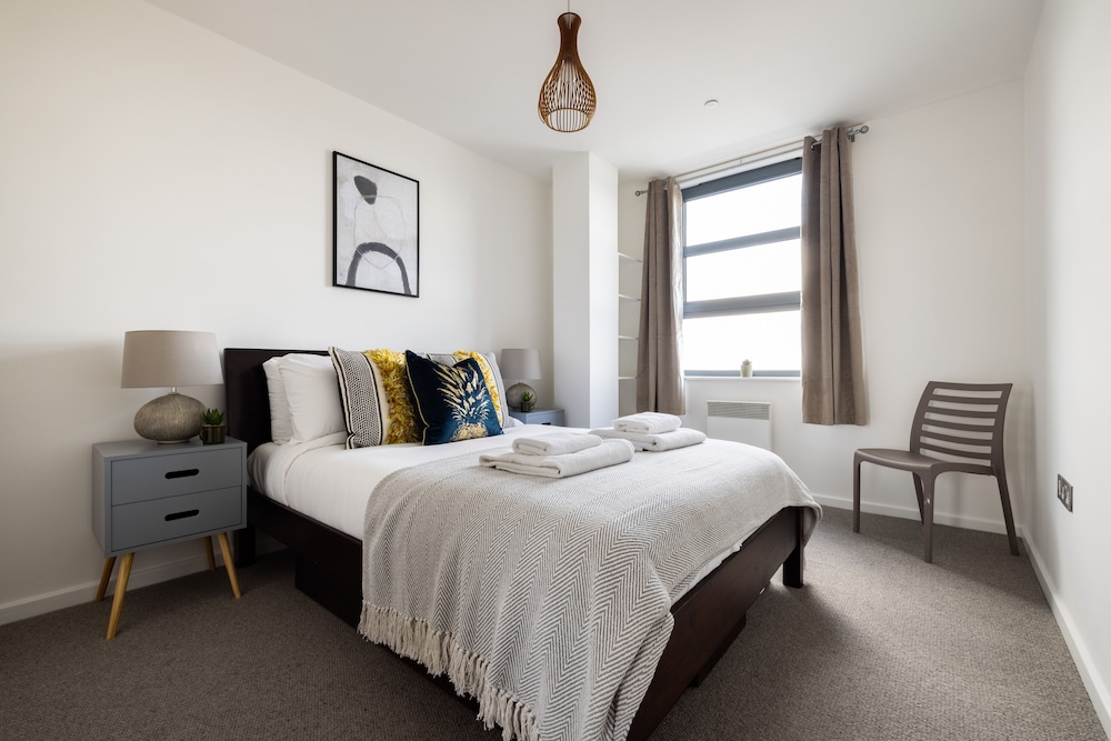 Beautiful Canal-Side Apartment in Islington