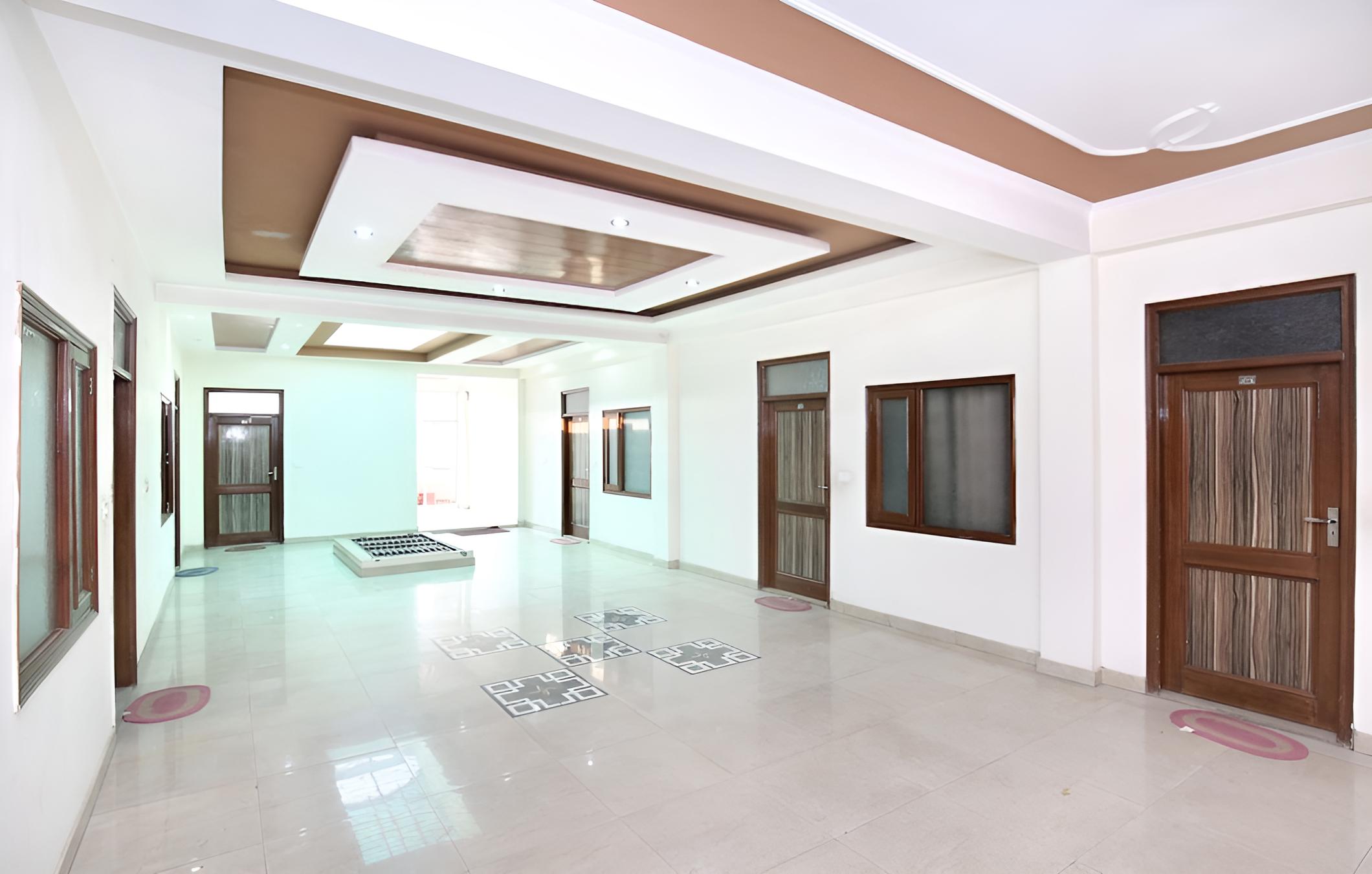 OYO 4738 Hotel Re-Birth view 2