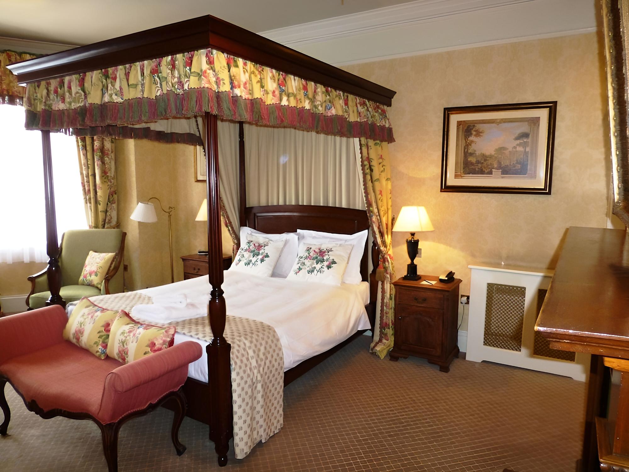 Devizes Vacations - The Bear Hotel - Property Image 10