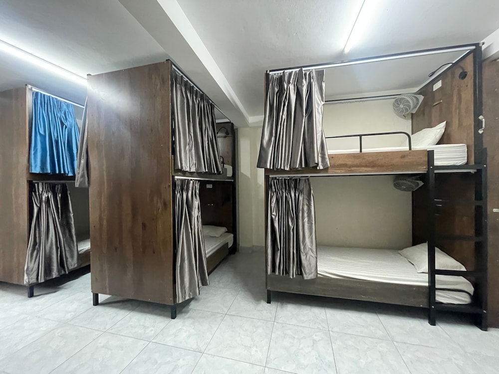sword lake hostel