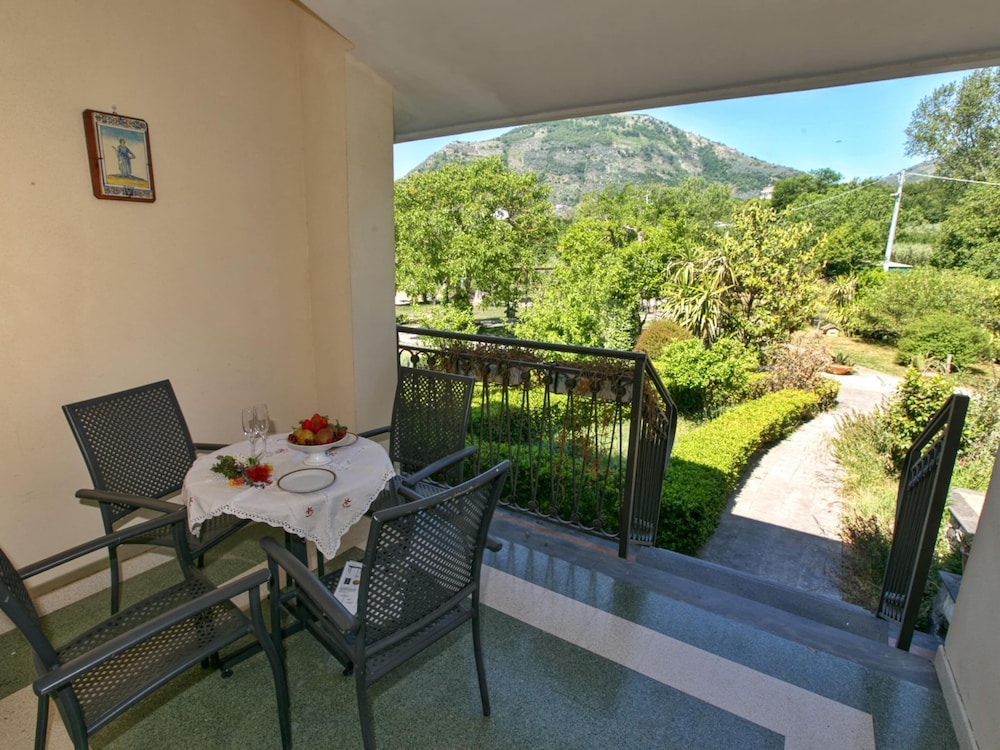 Holiday Home in San Cipriano With Pool view 4